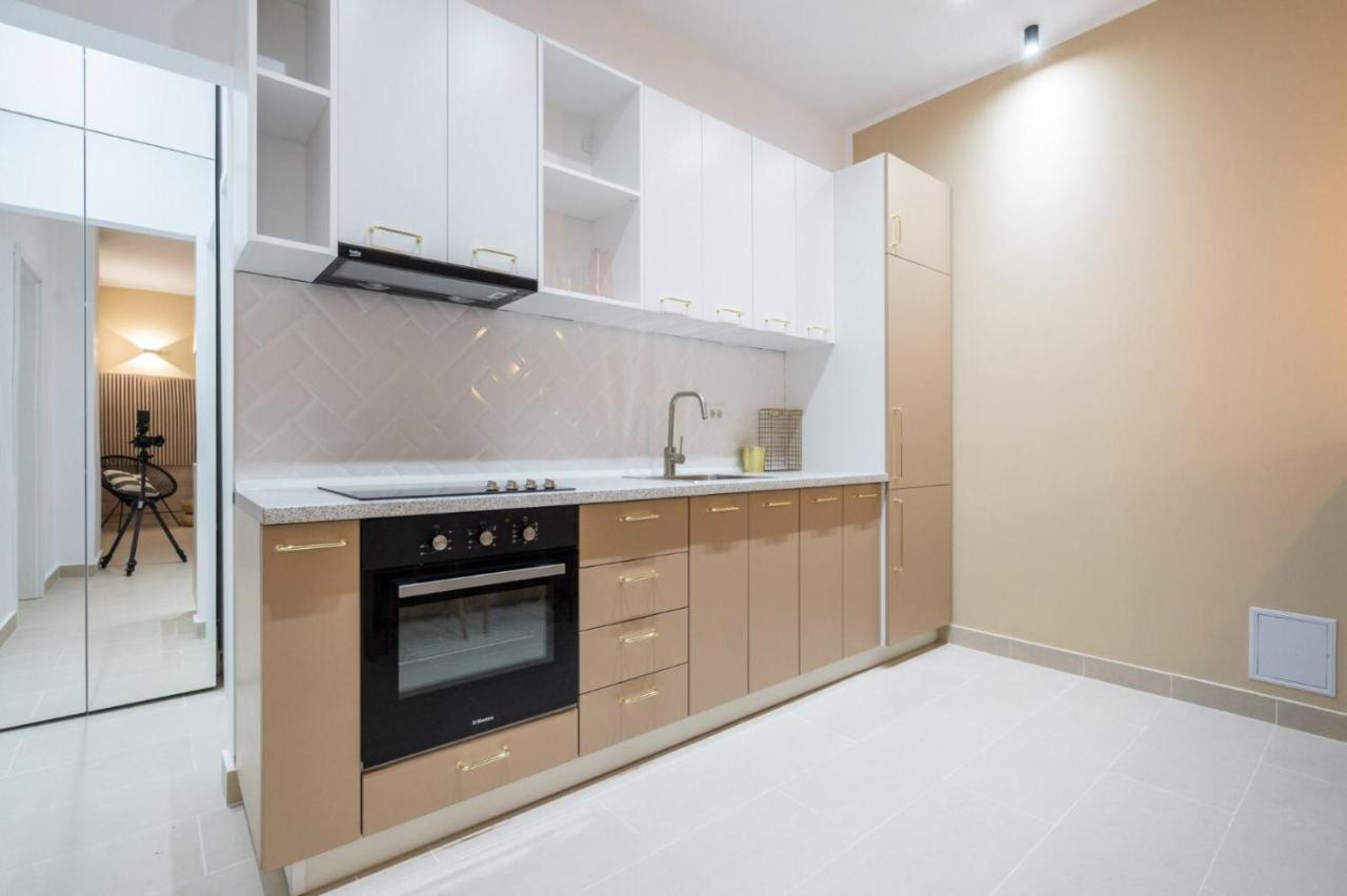 Fabulous Apartament With View In Calea Victoriei Bucharest Exterior photo